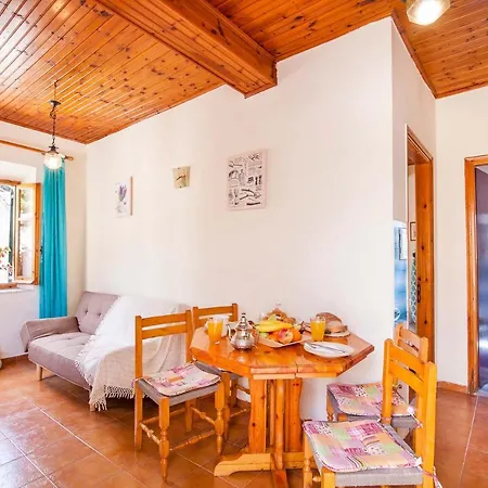 Old Barber Shop By Konnect, 1,2km From (adults Only) Σπίτι διακοπών *